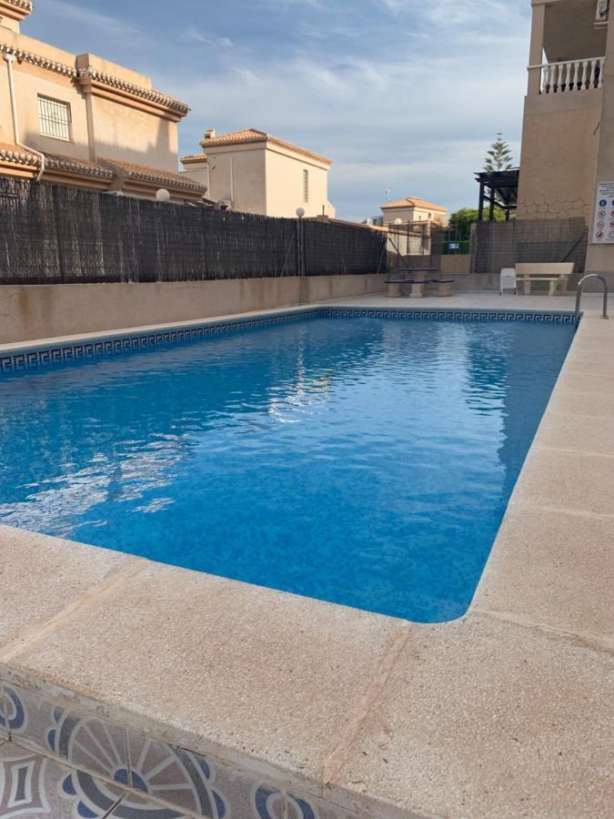 Апартаменти Apartamento Playa Flamenca Оріуела Екстер'єр фото